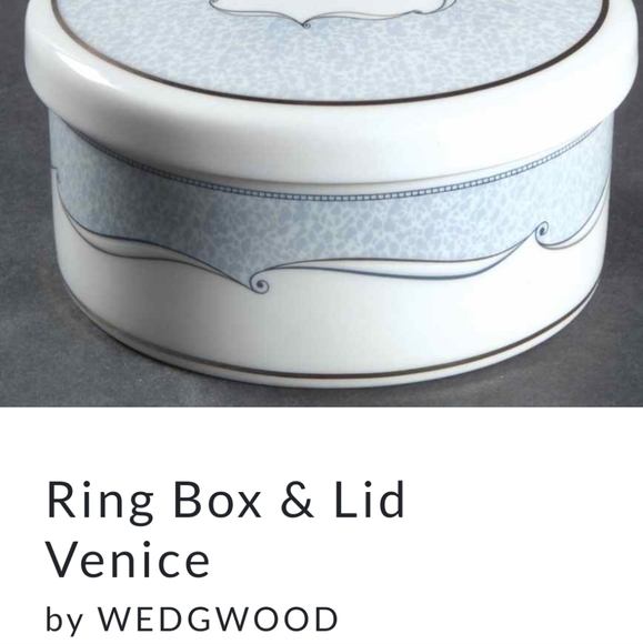 Wedgewood Venice Ring Box - Picture 2 of 3